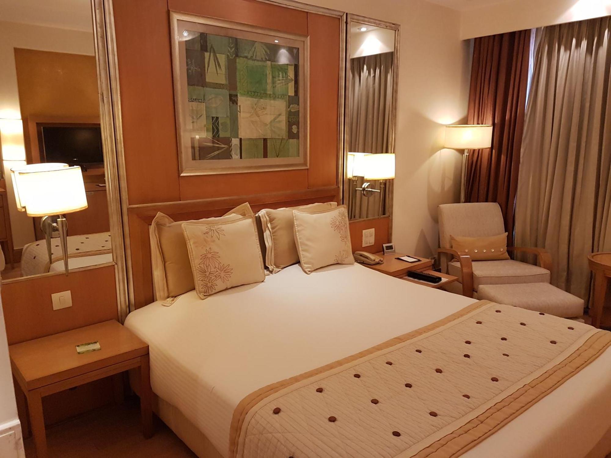 Dia Park Premier Hotel Gurgaon Quarto foto