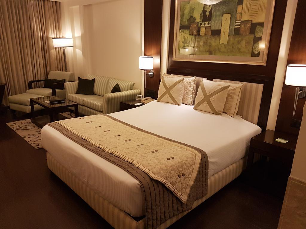 Dia Park Premier Hotel Gurgaon Exterior foto