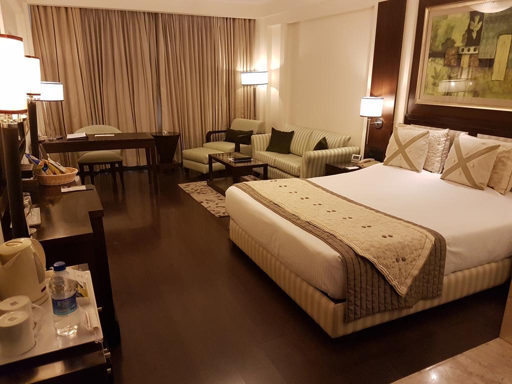 Dia Park Premier Hotel Gurgaon Exterior foto