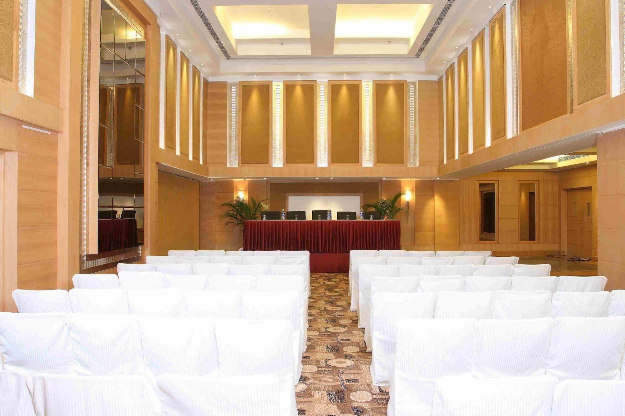 Dia Park Premier Hotel Gurgaon Instalações foto